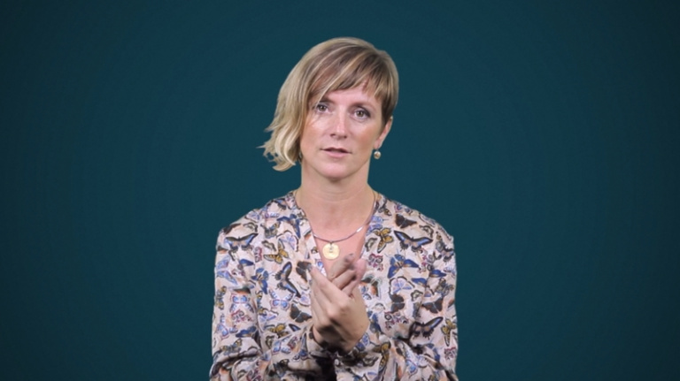 Vierkantswortels vereenvoudigen zonder lettervormen.